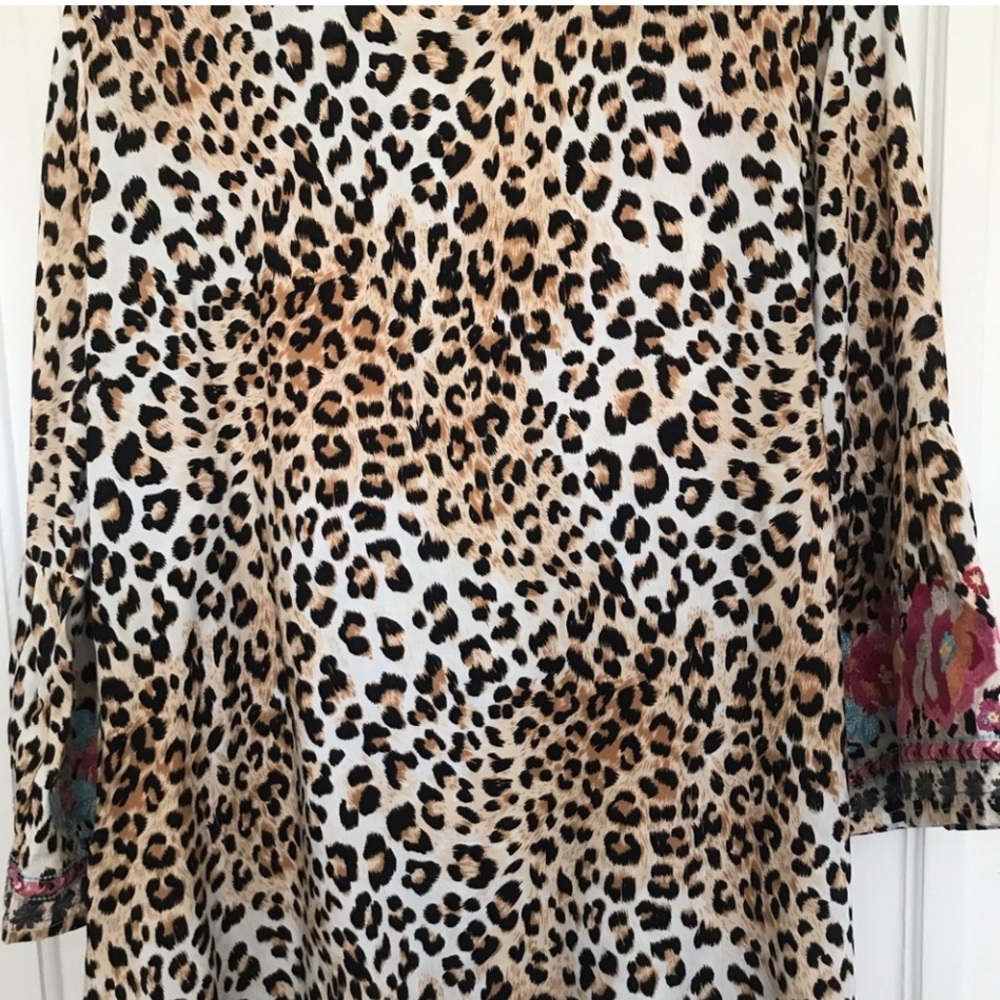 Savanna Jane Leopard Print Embroidery Blouse Tan Brown Pink Cream NEW with Tag - Picture 11 of 11